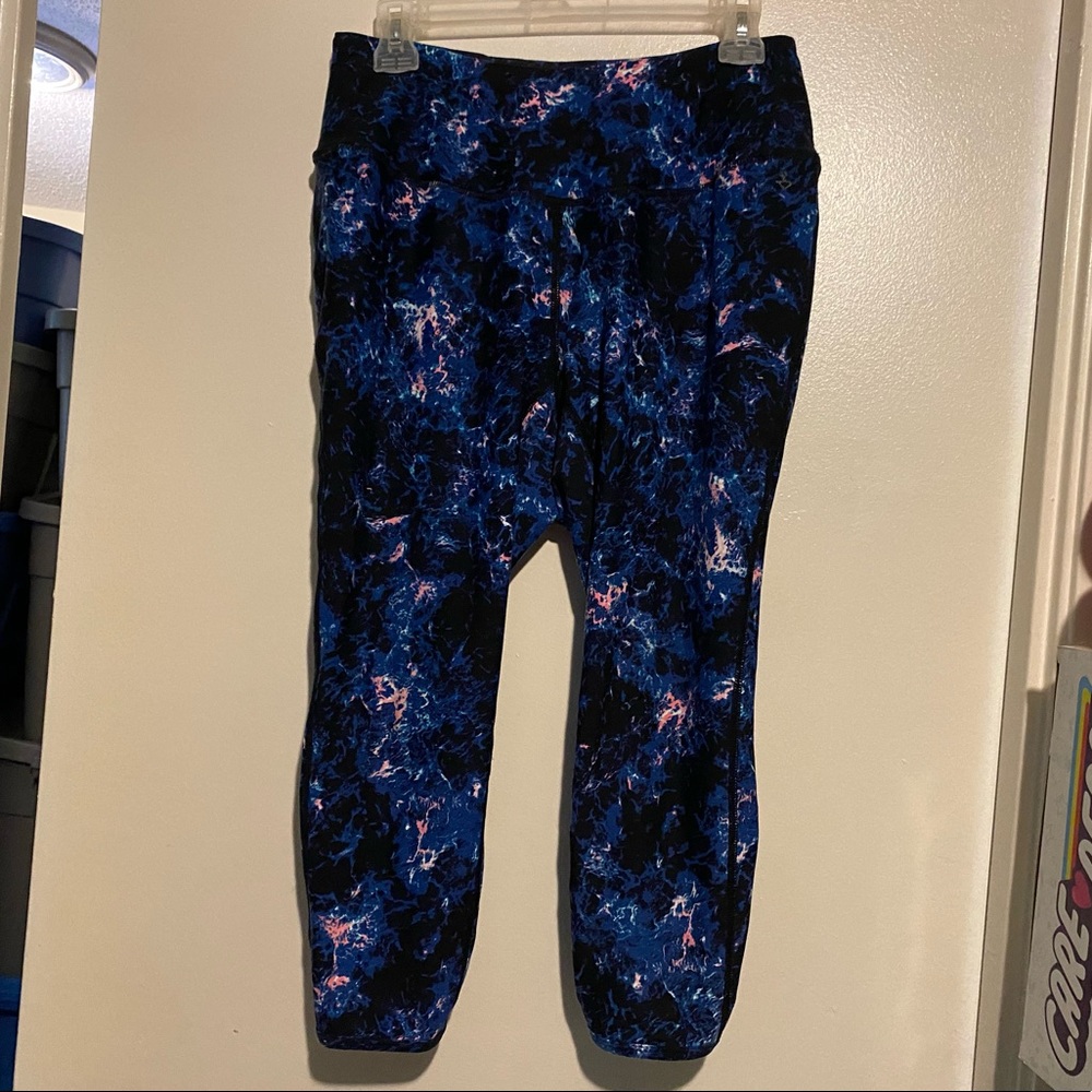 TORRID ACTIVE CROP LEGGINGS